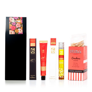 
                  
                    Experience Box no. 7 - Olive Oil from Portugal + Chutney + Crackers
                  
                