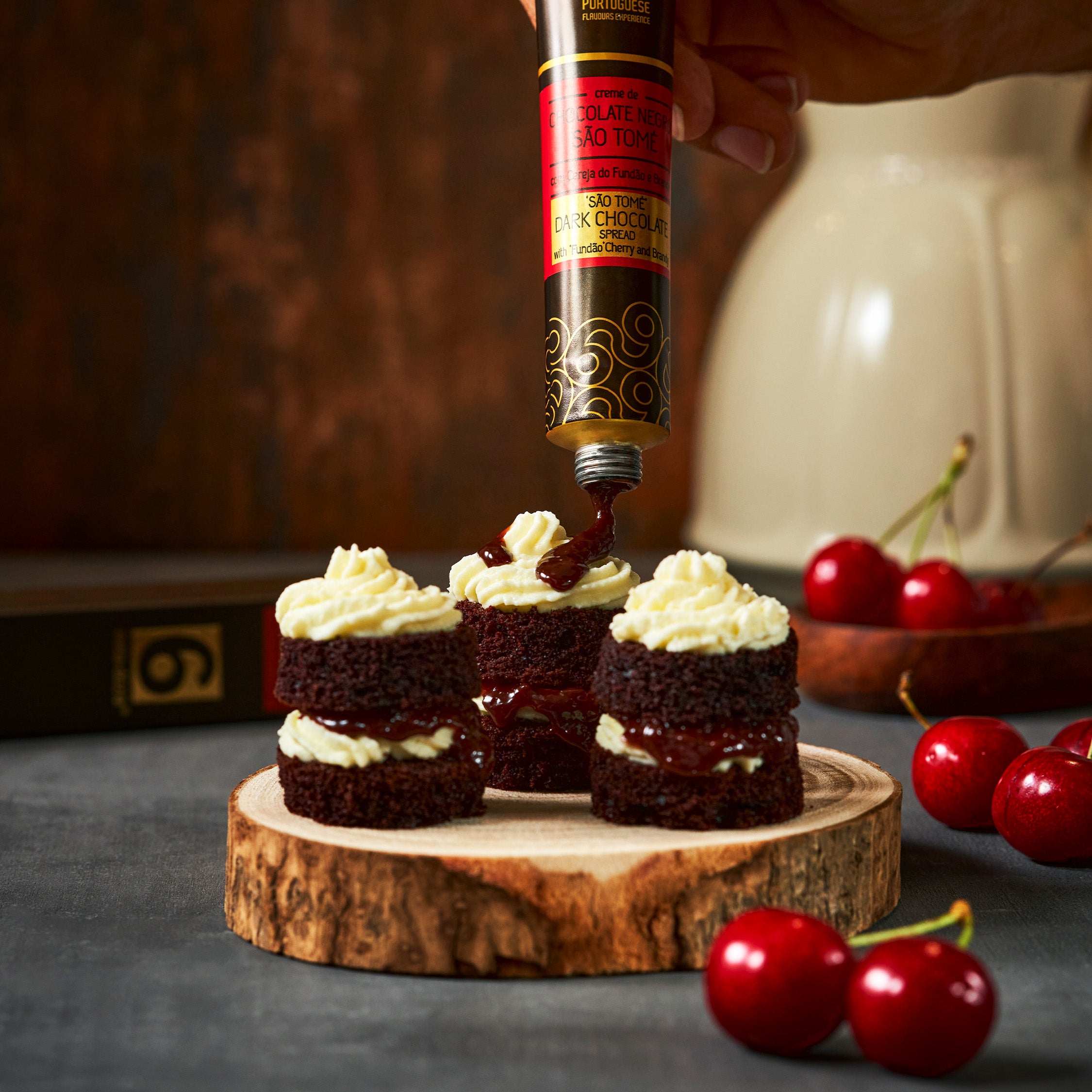 São Tomé Dark Chocolate Spread with Cherry and Brandy | meia.dúzia®