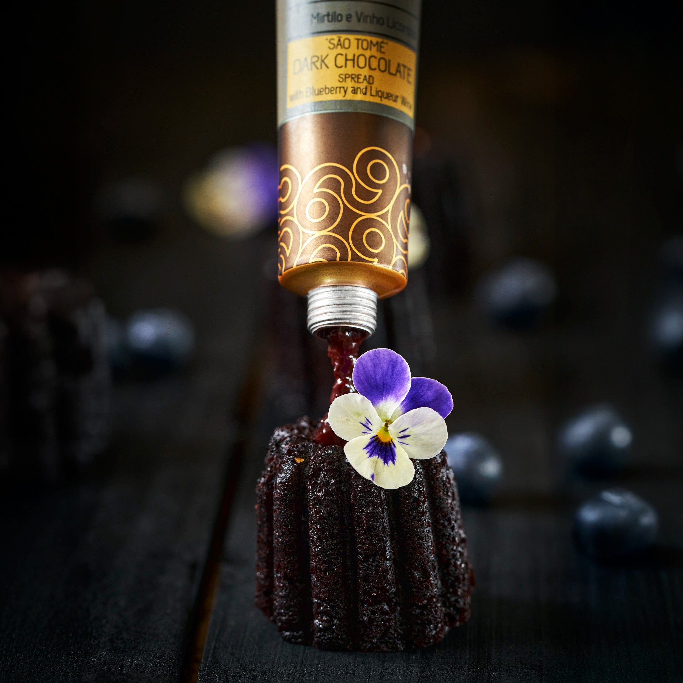 São Tomé Dark Chocolate Spread with Blueberry and Liqueur Wine