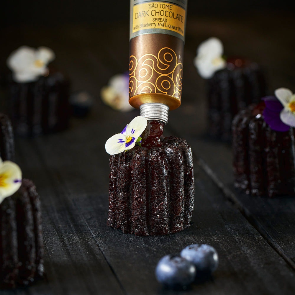 
                  
                    São Tomé Dark Chocolate Spread with Blueberry and Liqueur Wine
                  
                