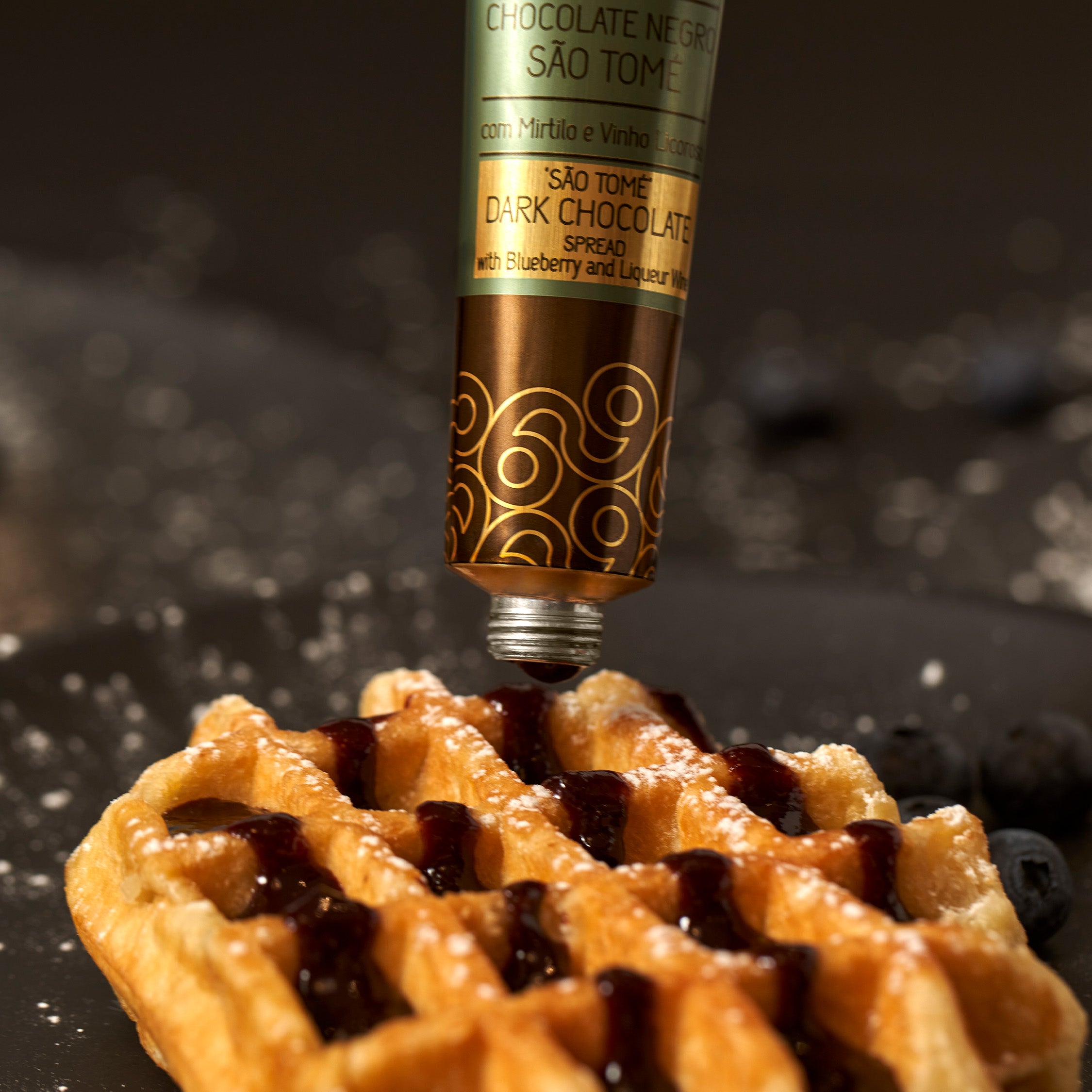 São Tomé Dark Chocolate Spread with Blueberry and Liqueur Wine