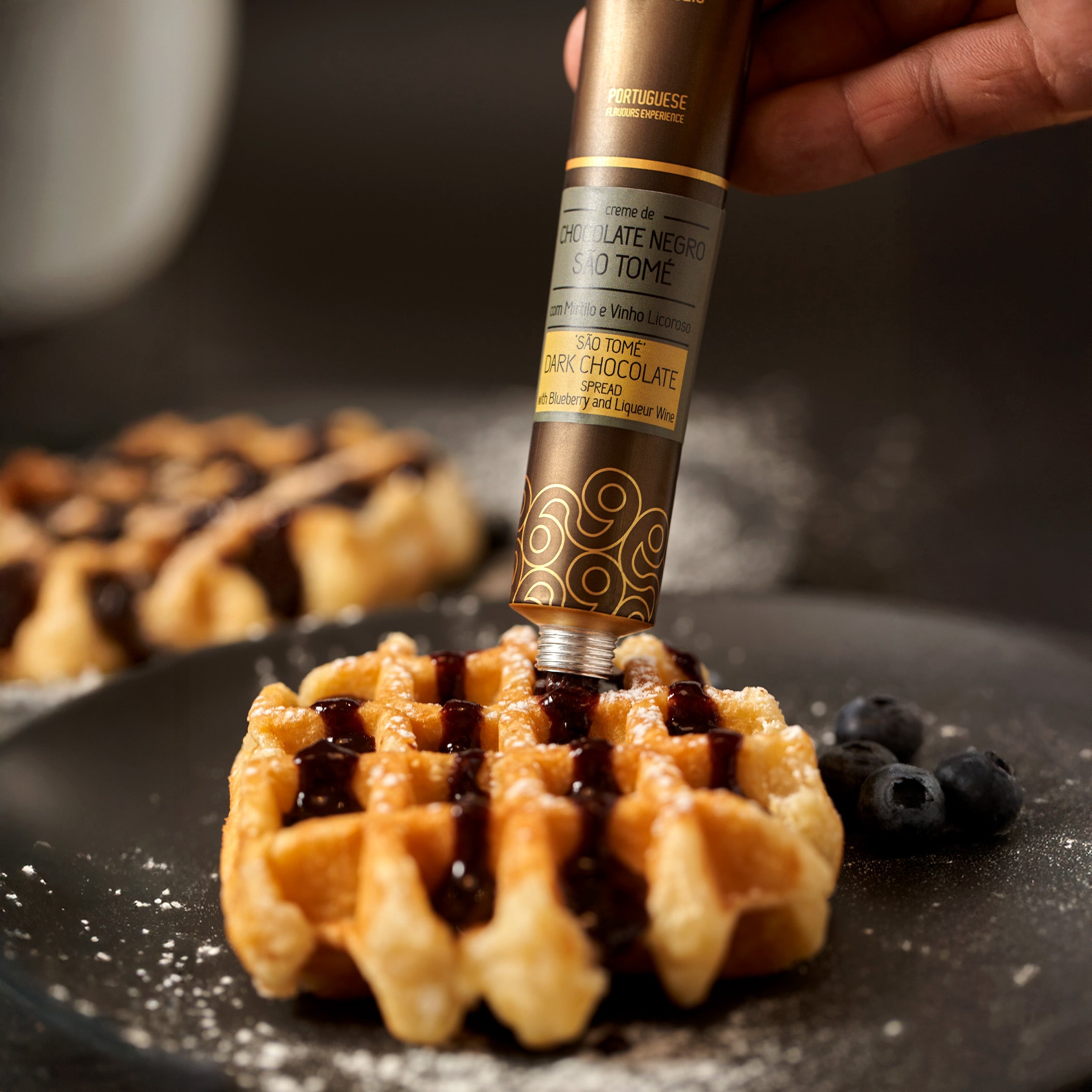 ソルテッドキャラメル☆ブラックチェリーメルロー São Tomé Dark Chocolate Spread with Blueberry and Liqueur Wine