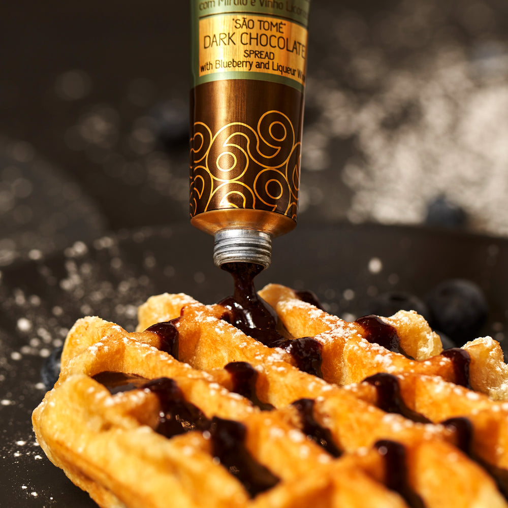 
                  
                    São Tomé Dark Chocolate Spread with Blueberry and Liqueur Wine
                  
                