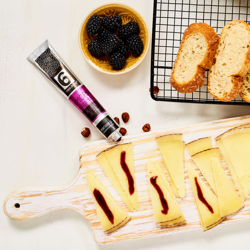 
                  
                    Blackberry Extra Jam with Hazelnut and Nutmeg 
                  
                