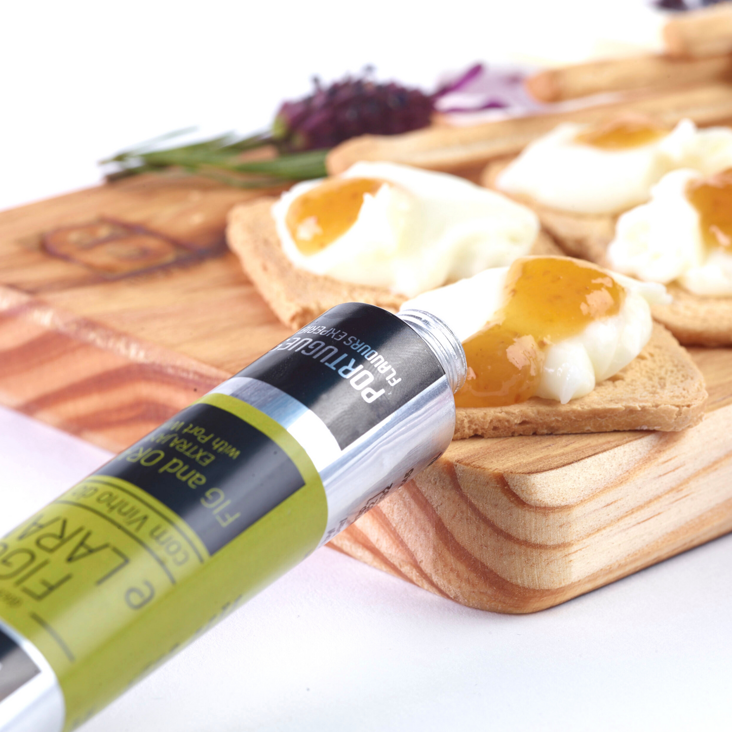 Tábua de queijos com Compota de Figo e Laranja com Vinho do Porto meia.dúzia®